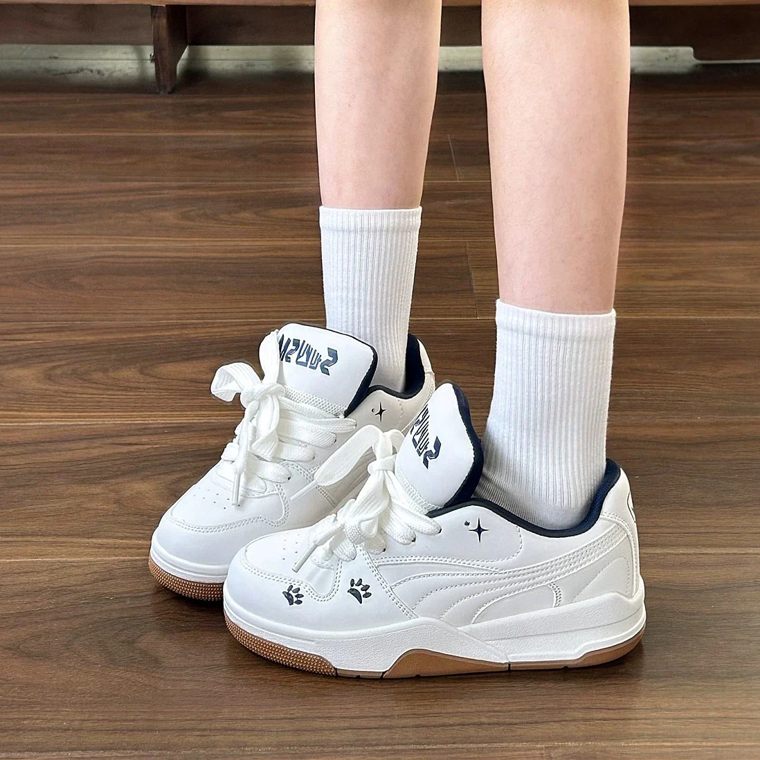 Damen Sportliche Sneakers mit rutschfester Sohle und atmungsaktivem Obermaterial Heidi Mode