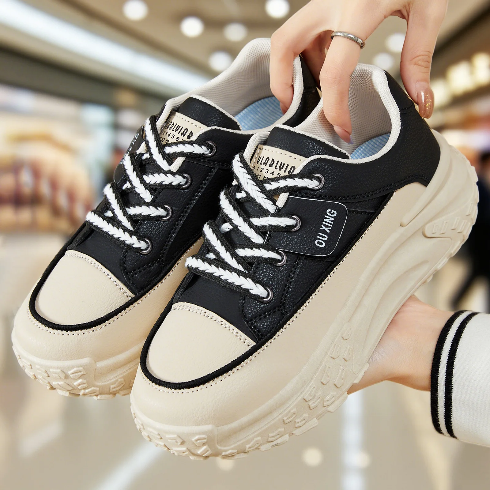 Damen Sportliche Sneakers mit rutschfester Sohle und gepolstertem Innenfutter Heidi Mode