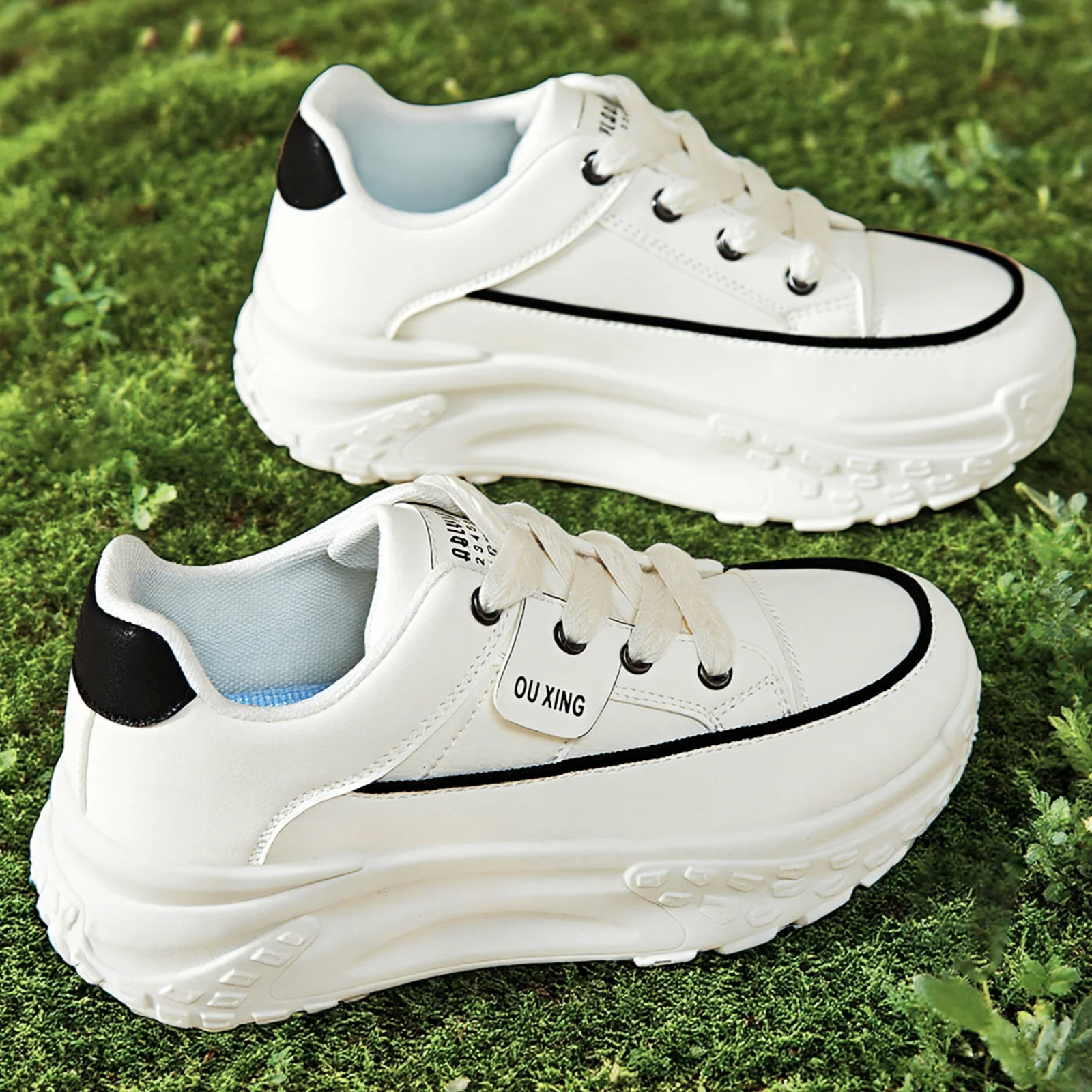 Damen Sportliche Sneakers mit rutschfester Sohle und gepolstertem Innenfutter Heidi Mode - Image 2
