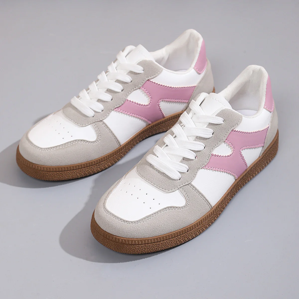 Damen Sportliche Sneakers mit strapazierfähigem Obermaterial und rutschfester Gummisohle Heidi Mode - Image 4