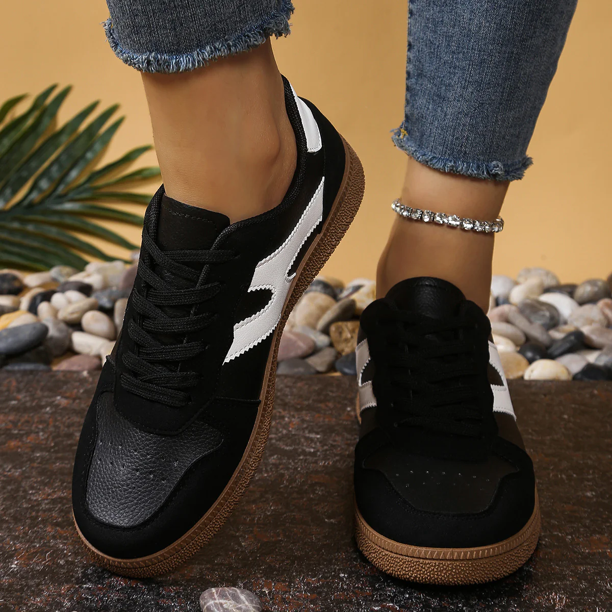 Damen Sportliche Sneakers mit strapazierfähigem Obermaterial und rutschfester Gummisohle Heidi Mode - Image 6