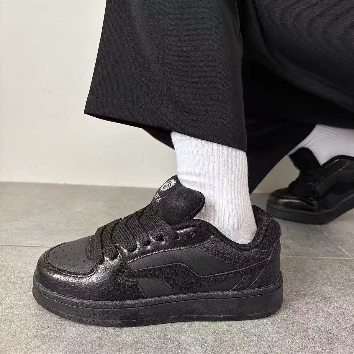 Damen Sportliche Sneakers mit strukturiertem Obermaterial und rutschfester Sohle Heidi Mode - Image 3