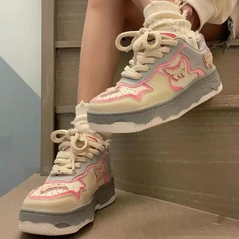 Damen Sportliche Sneakers mit verspieltem Design und atmungsaktiver Oberflächenstruktur Heidi Mode - Image 6
