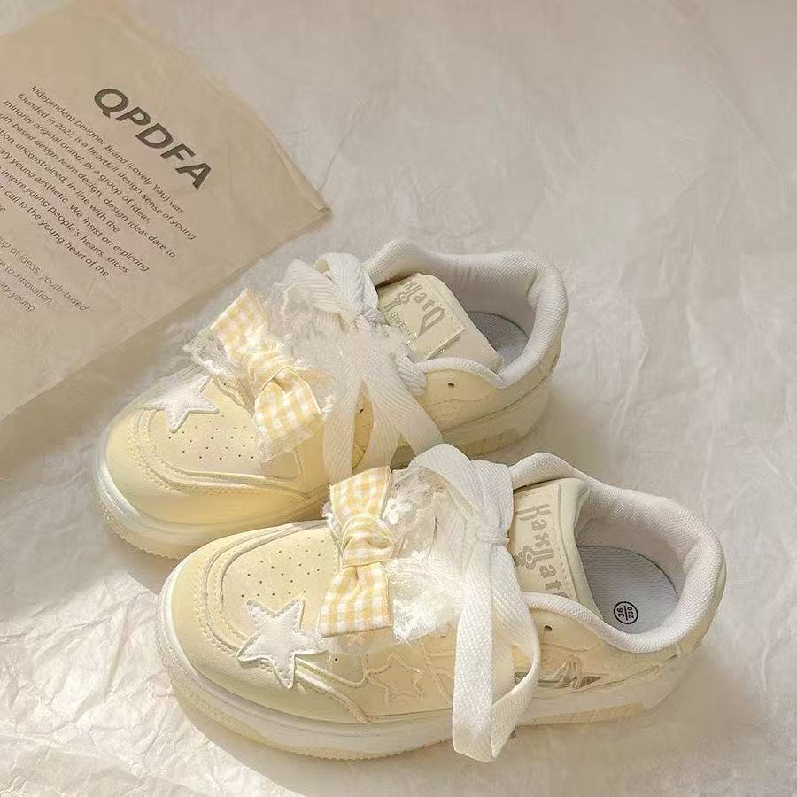 Damen Sportliche Sneakers mit verspieltem Design und einzigartigen Schleifendetails Heidi Mode - Image 4