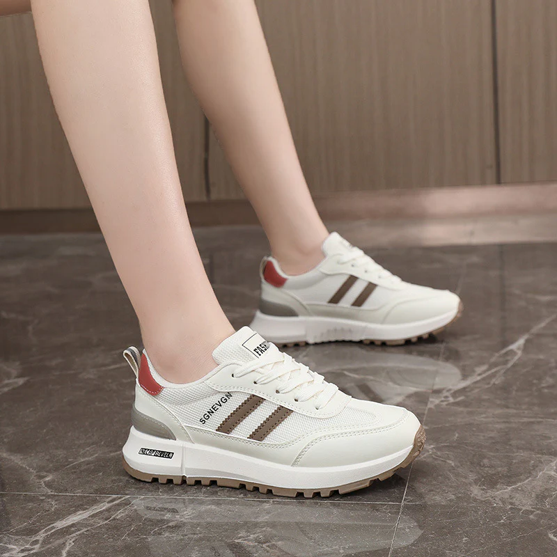 Damen Sportliche Sneakers mit verstärktem Obermaterial und rutschfester Sohle Heidi Mode - Image 3