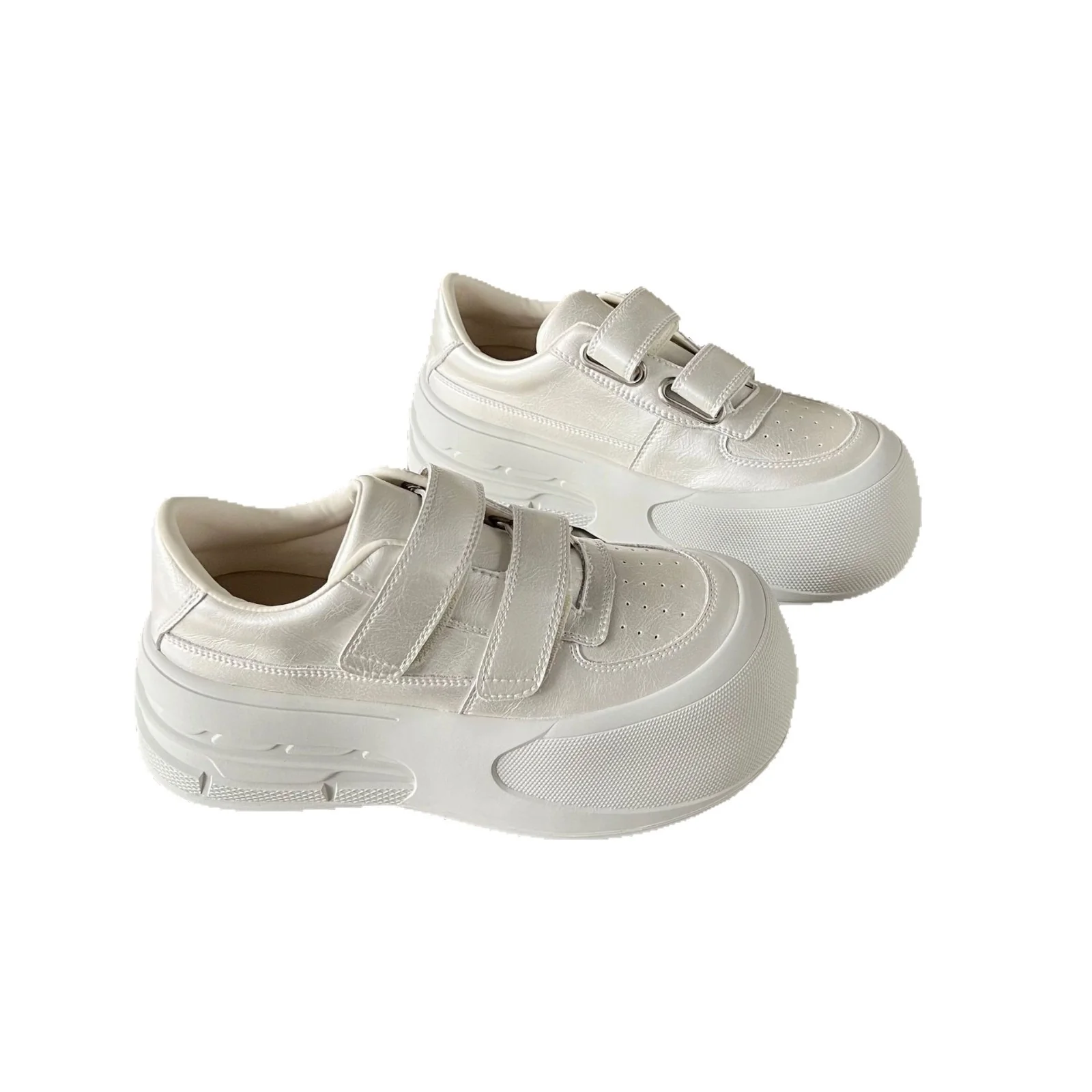 Damen Sportliche Sneakers mit verstellbarem Klettverschluss und luftiger Silhouette Heidi Mode - Image 5