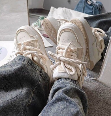 Damen Sportliche Sneakers mit verstellbarem Schnürsystem und farbenfrohen Akzenten Heidi Mode - Image 7