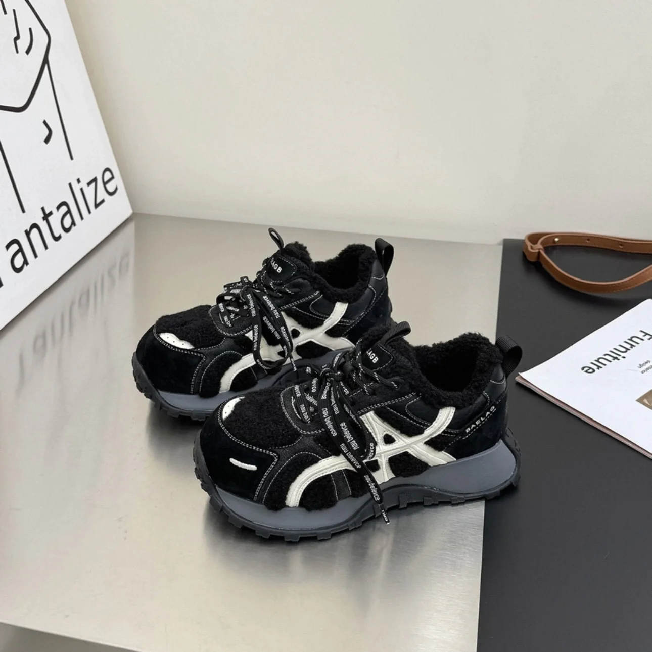 Damen Sportliche Sneakers mit warmem Innenfutter und rutschfester Laufsohle Heidi Mode - Image 7