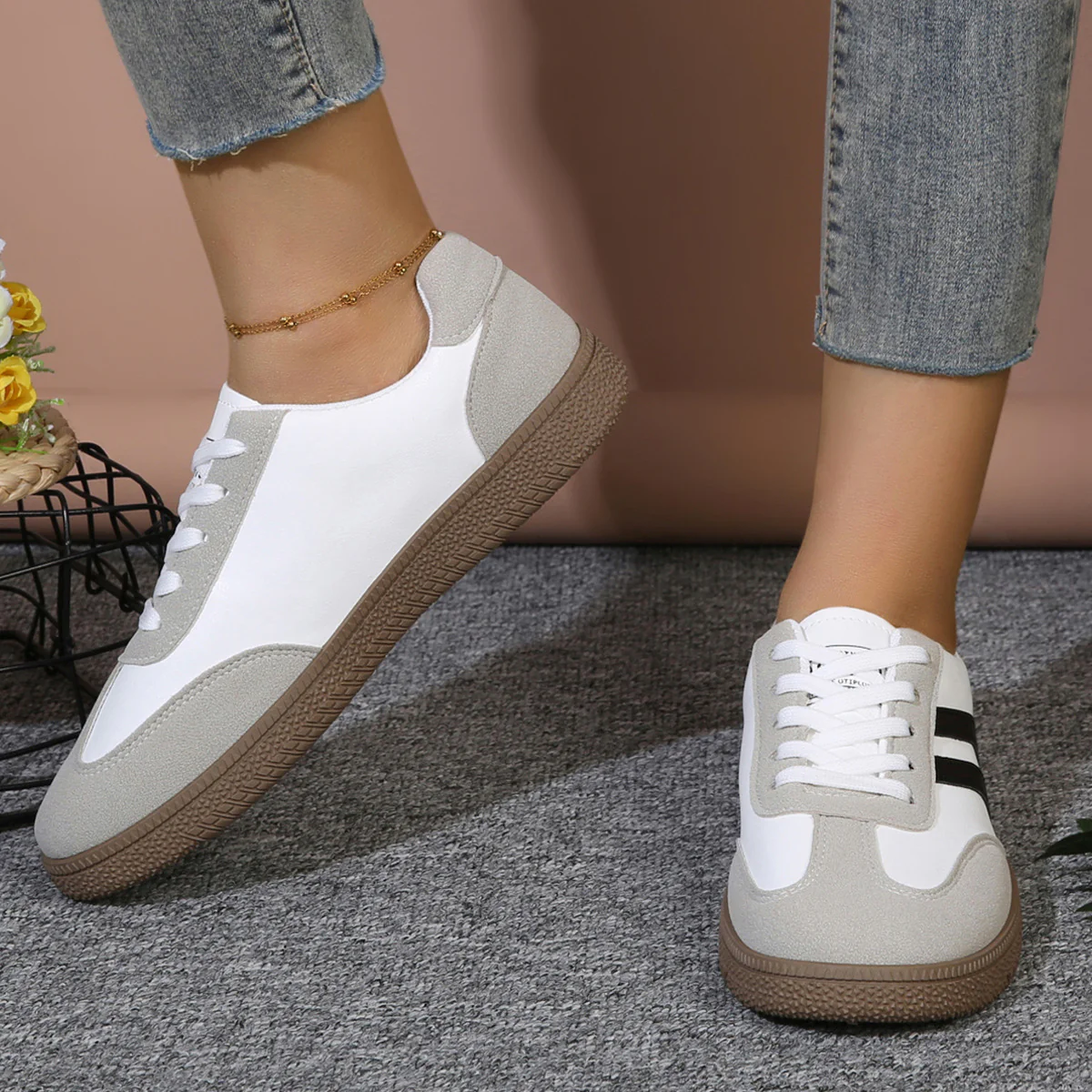 Damen Sportliche Sneakers mit weichem Obermaterial und rutschfester Sohle Heidi Mode - Image 4