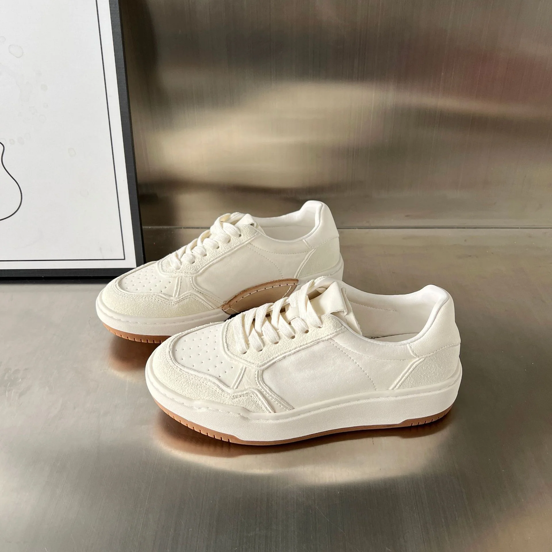 Damen Sportliche Sneakers mit weichem Obermaterial und rutschfester Sohle Heidi Mode - Image 6