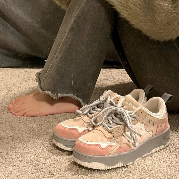 Damen Sportliche Sneakers mit zugeschnittenem Obermaterial und dämpfender Sohle Heidi Mode