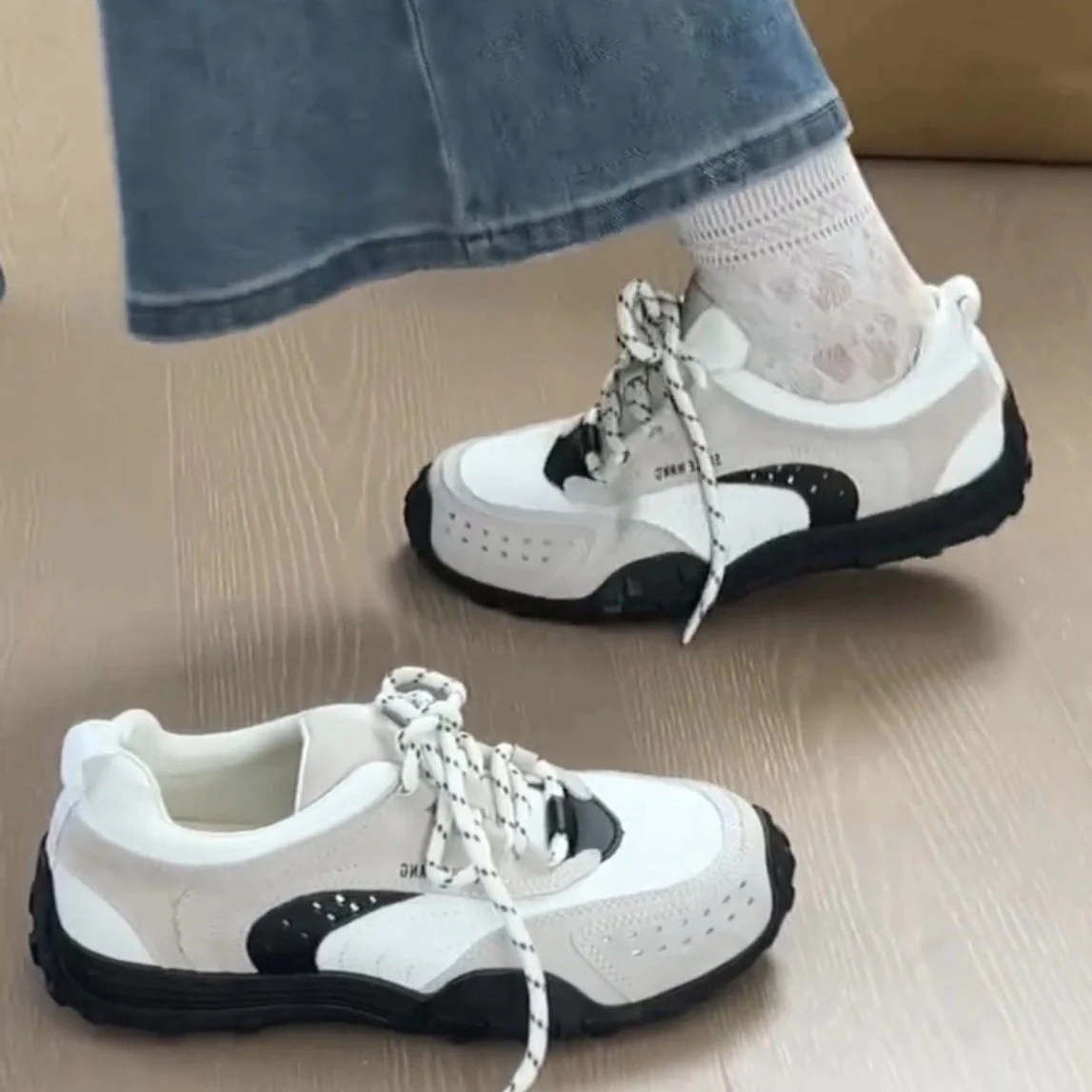 Damen Sportliche und atmungsaktive Sneakers mit rutschfester Sohle Heidi Mode - Image 4