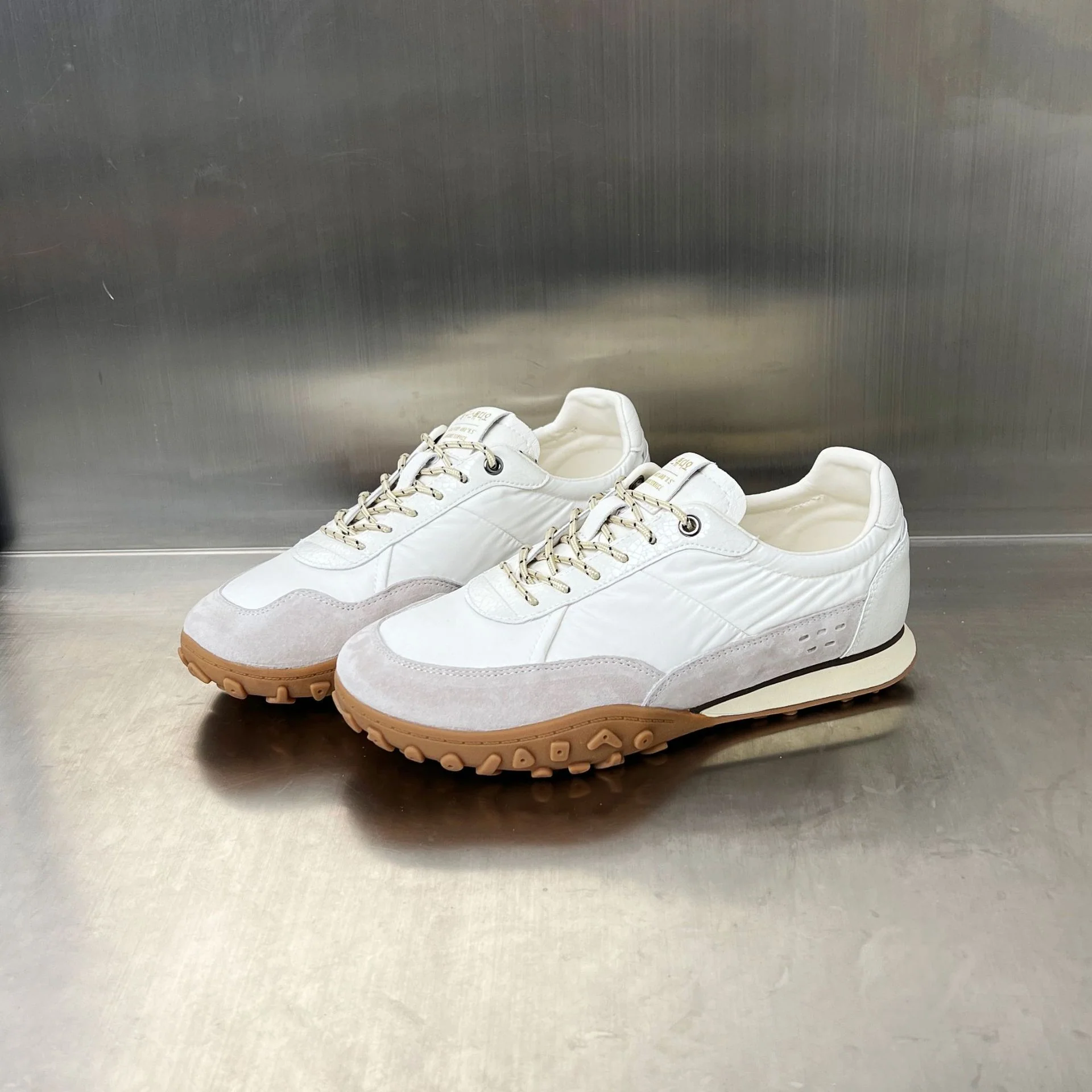 Damen Sportliche und elegante Freizeit-Sneaker mit gepolstertem Innenfutter und rutschfester Sohle Heidi Mode - Image 6