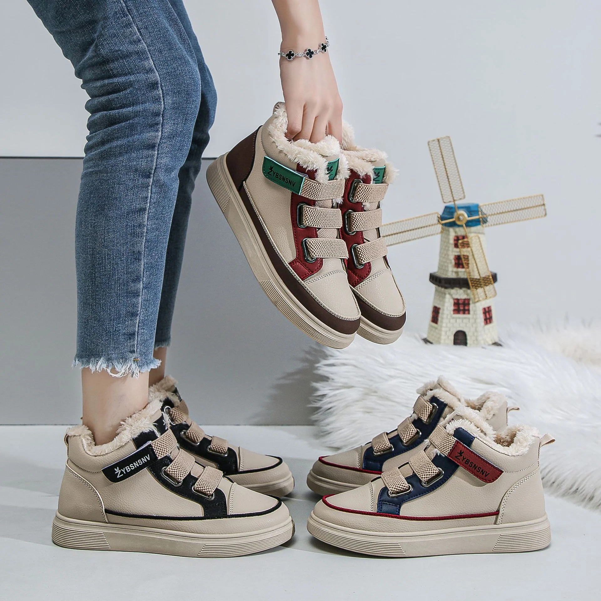 Damen Sportliche Warmgefütterte Sneaker mit praktischem Klettverschluss und robustem Sohlenprofil Heidi Mode - Image 3