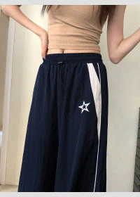 Damen Sportliche Weite Hose mit Seitlichen Streifen und Elastischem Bund Heidi-Mode - Image 6