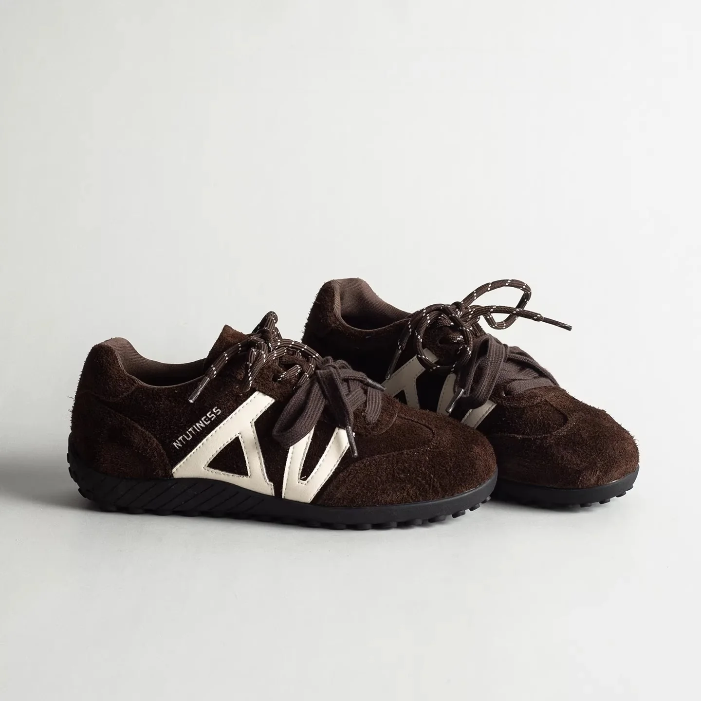 Damen Sportliche Wellness-Sneaker mit bequemer Sohle und hochwertigem Obermaterial Heidi Mode - Image 4