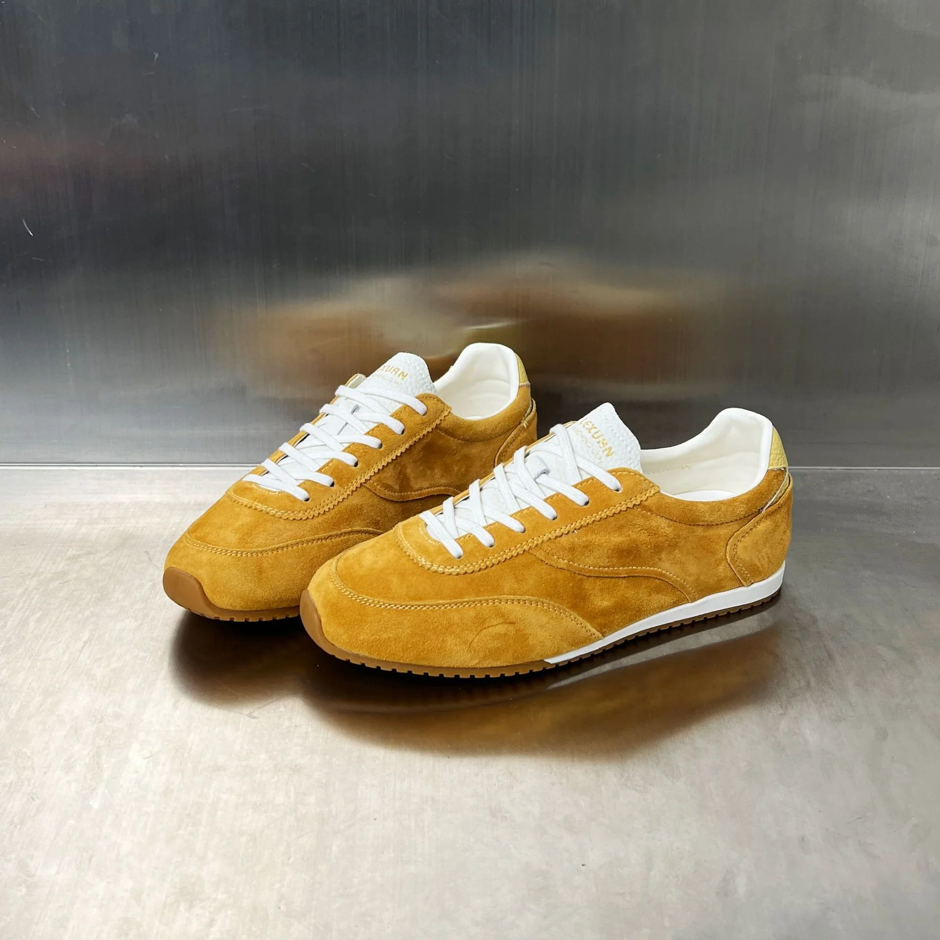 Damen Sportliche Wildleder Sneakers mit atmungsaktiver Oberflächenstruktur Heidi Mode - Image 4
