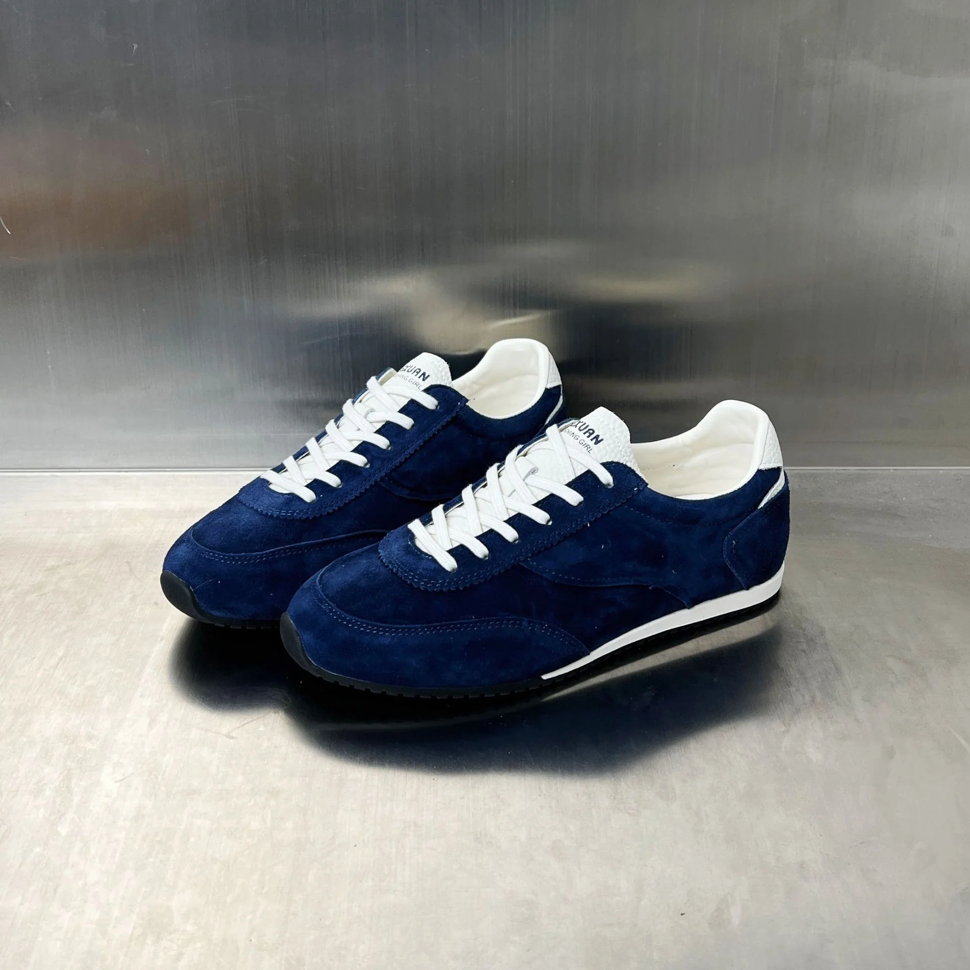 Damen Sportliche Wildleder Sneakers mit atmungsaktiver Oberflächenstruktur Heidi Mode - Image 8