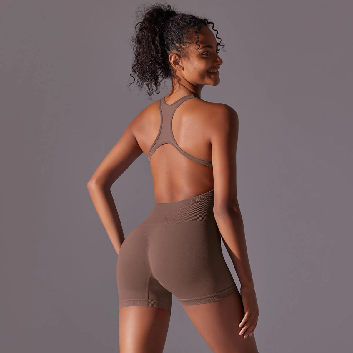 Damen Sportlicher Kurzoverall mit Innovativem Racerback-Design und Atmungsaktiven Materialien Heidi-Mode - Image 11