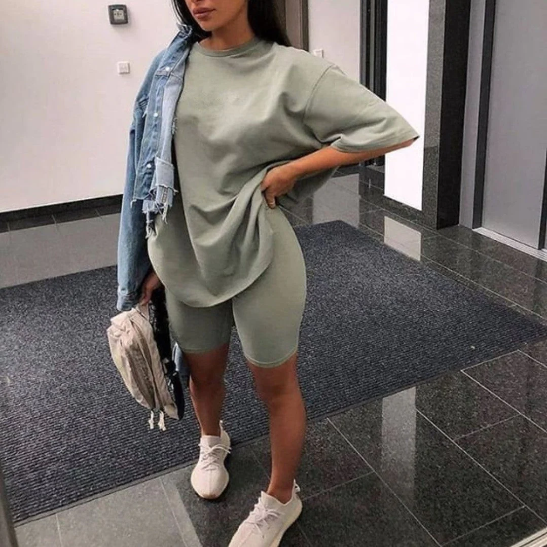 Damen Sportliches Zweiteiliges Set mit T-Shirt und Shorts Heidi-Mode - Image 3