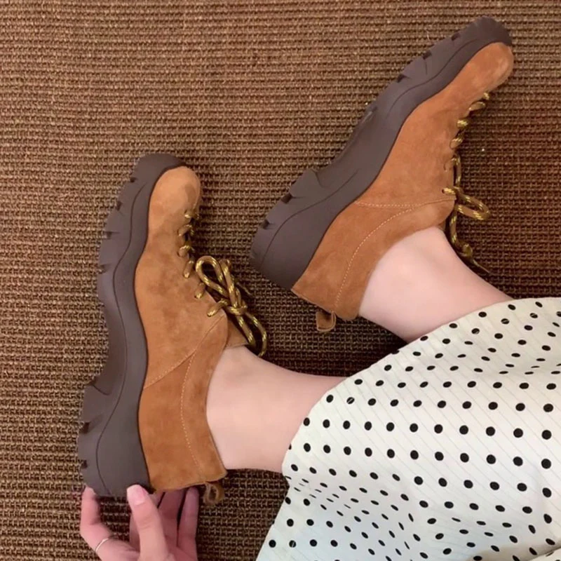 Damen Sportschuhe mit rutschfester Profilsohle und atmungsaktivem Obermaterial Heidi Mode - Image 2