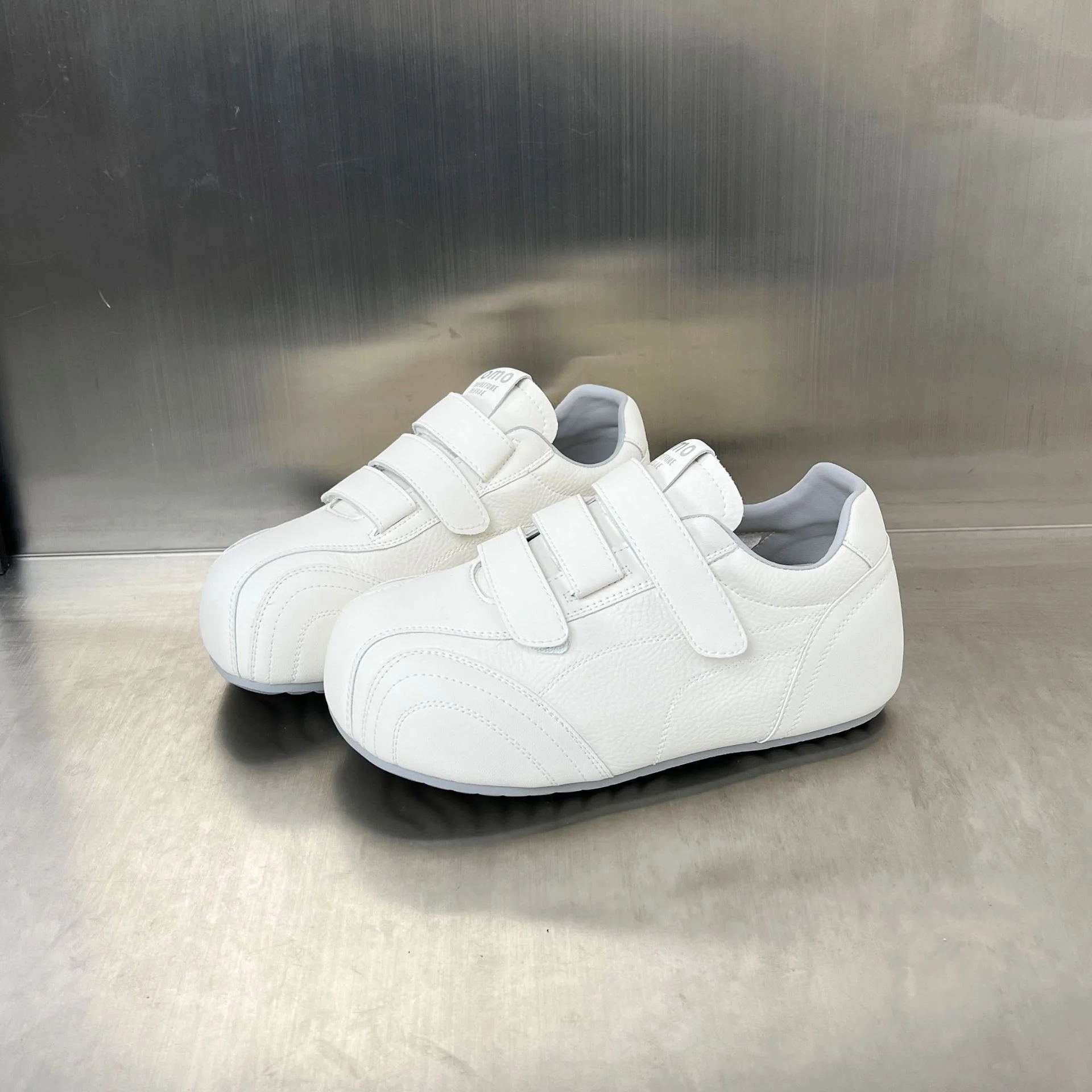Damen Sportschuhe mit verstellbarem Klettverschluss und rutschfester Sohle Heidi Mode