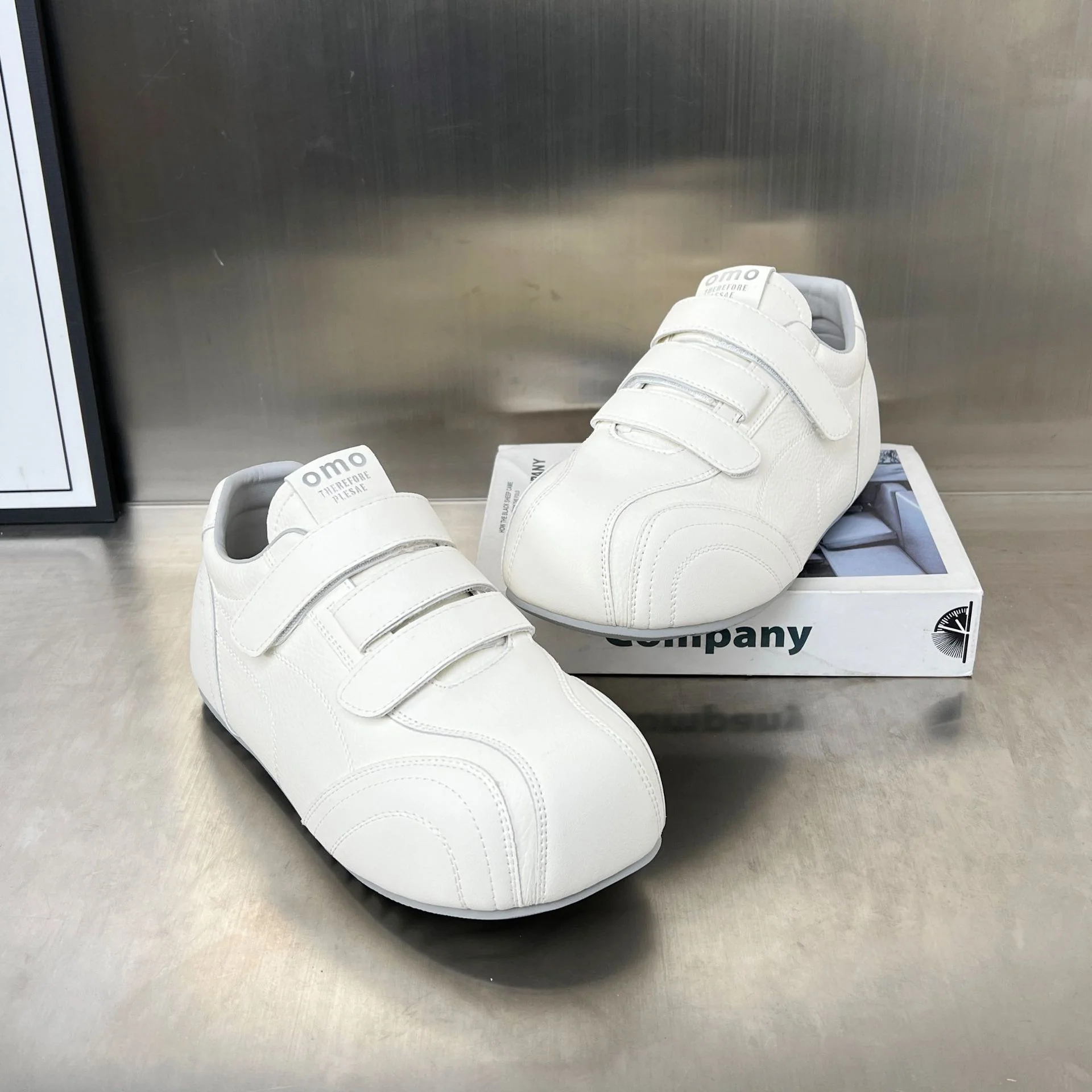 Damen Sportschuhe mit verstellbarem Klettverschluss und rutschfester Sohle Heidi Mode - Image 2