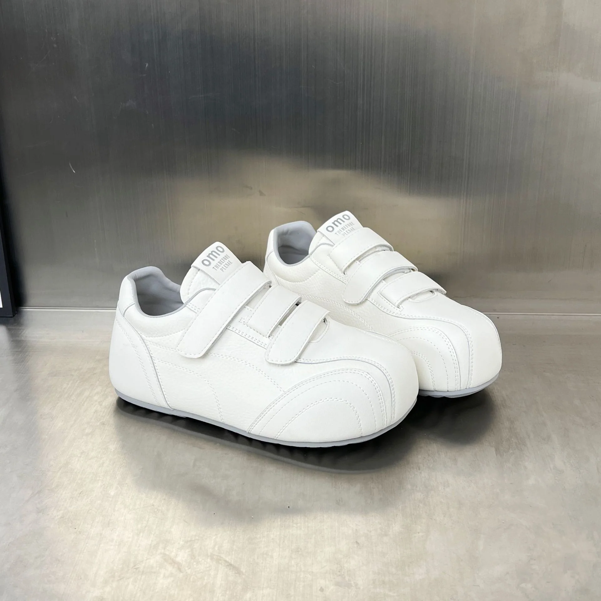 Damen Sportschuhe mit verstellbarem Klettverschluss und rutschfester Sohle Heidi Mode - Image 3