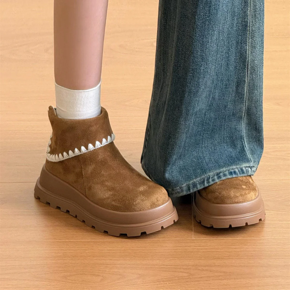 Damen Stiefeletten aus weichem Wildleder mit Dekorativem Rippensaum Heidi Mode - Image 4
