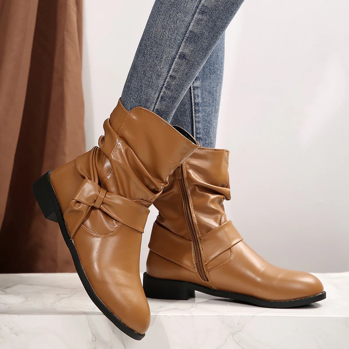 Damen Stiefeletten mit modischem Falten-Design und dekorativem Schleifenverschluss Heidi Mode - Image 2