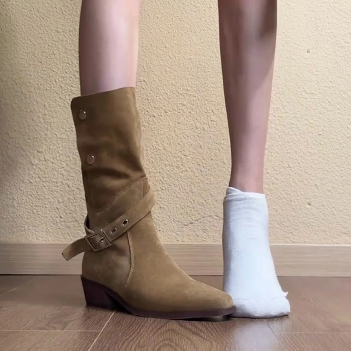 Damen Stiefeletten mit modischem Faltenwurf und eleganter Schnallenverzierung Heidi Mode - Image 2