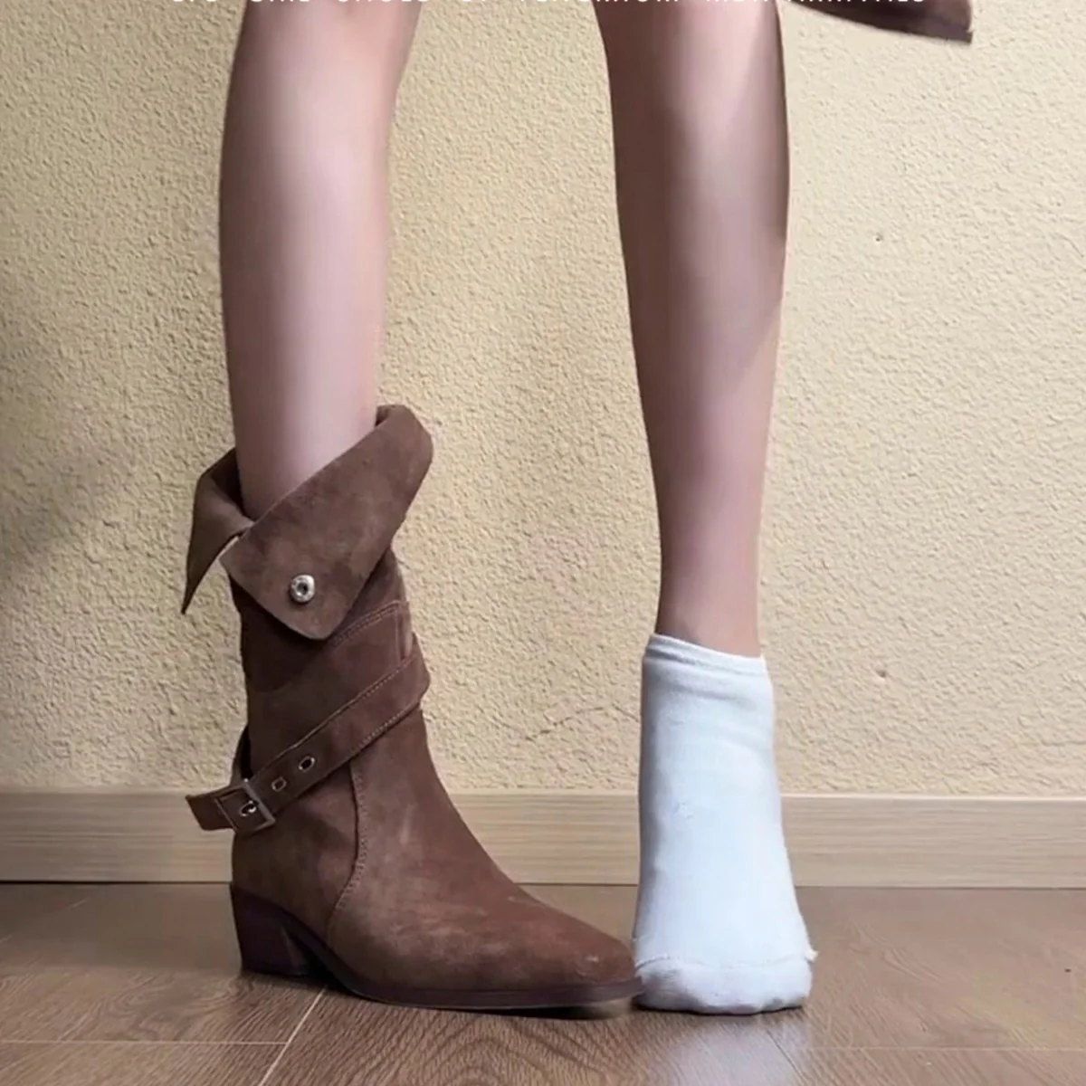 Damen Stiefeletten mit modischem Faltenwurf und eleganter Schnallenverzierung Heidi Mode - Image 4