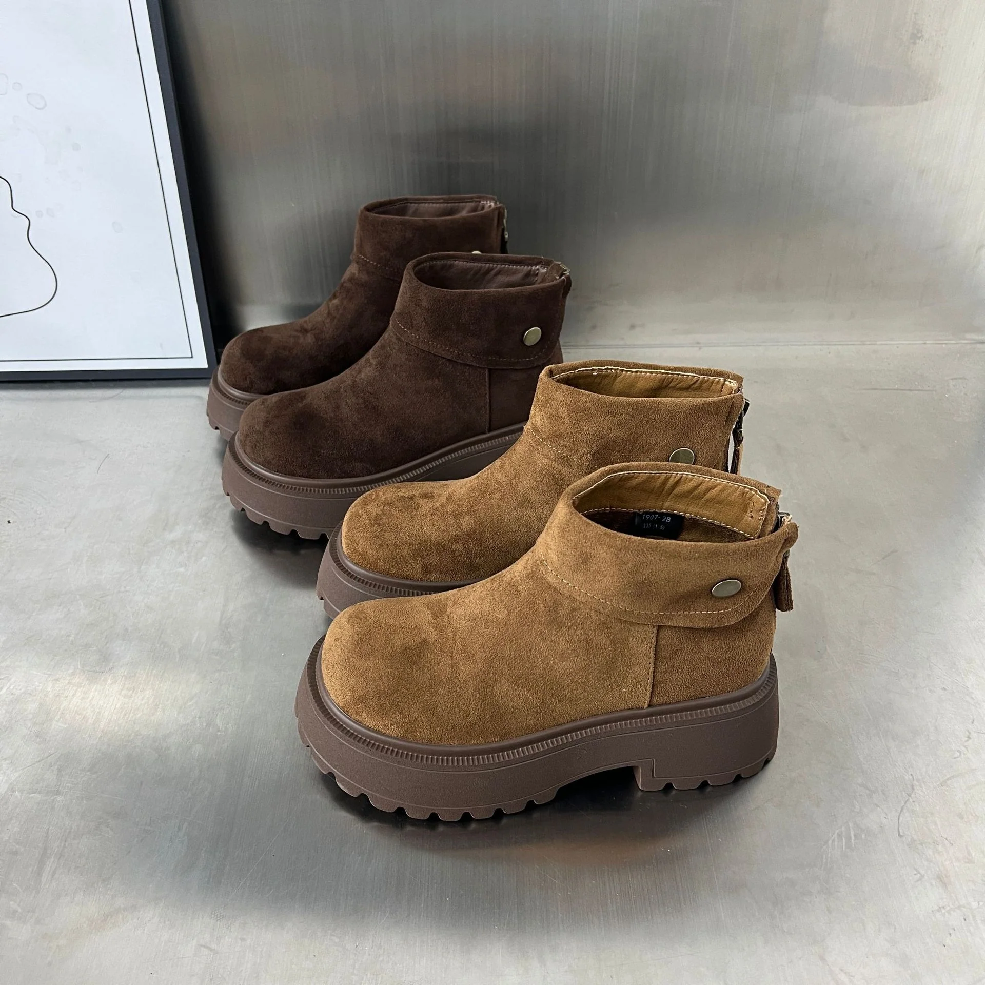 Damen Stiefeletten mit rutschfester Sohle und weichem Wildlederoberteil Heidi Mode - Image 3
