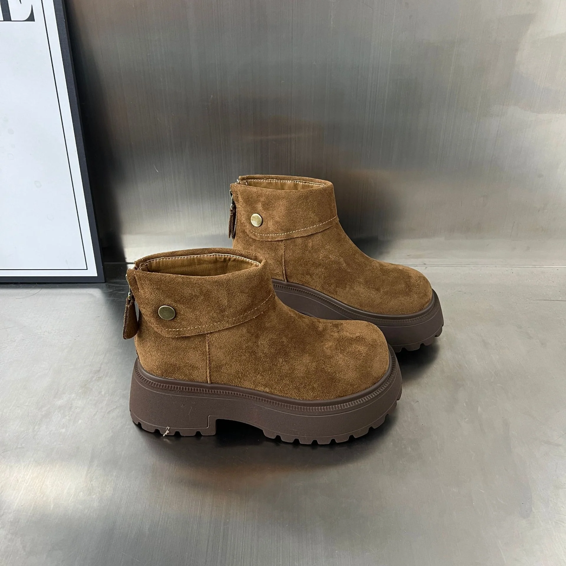 Damen Stiefeletten mit rutschfester Sohle und weichem Wildlederoberteil Heidi Mode - Image 5
