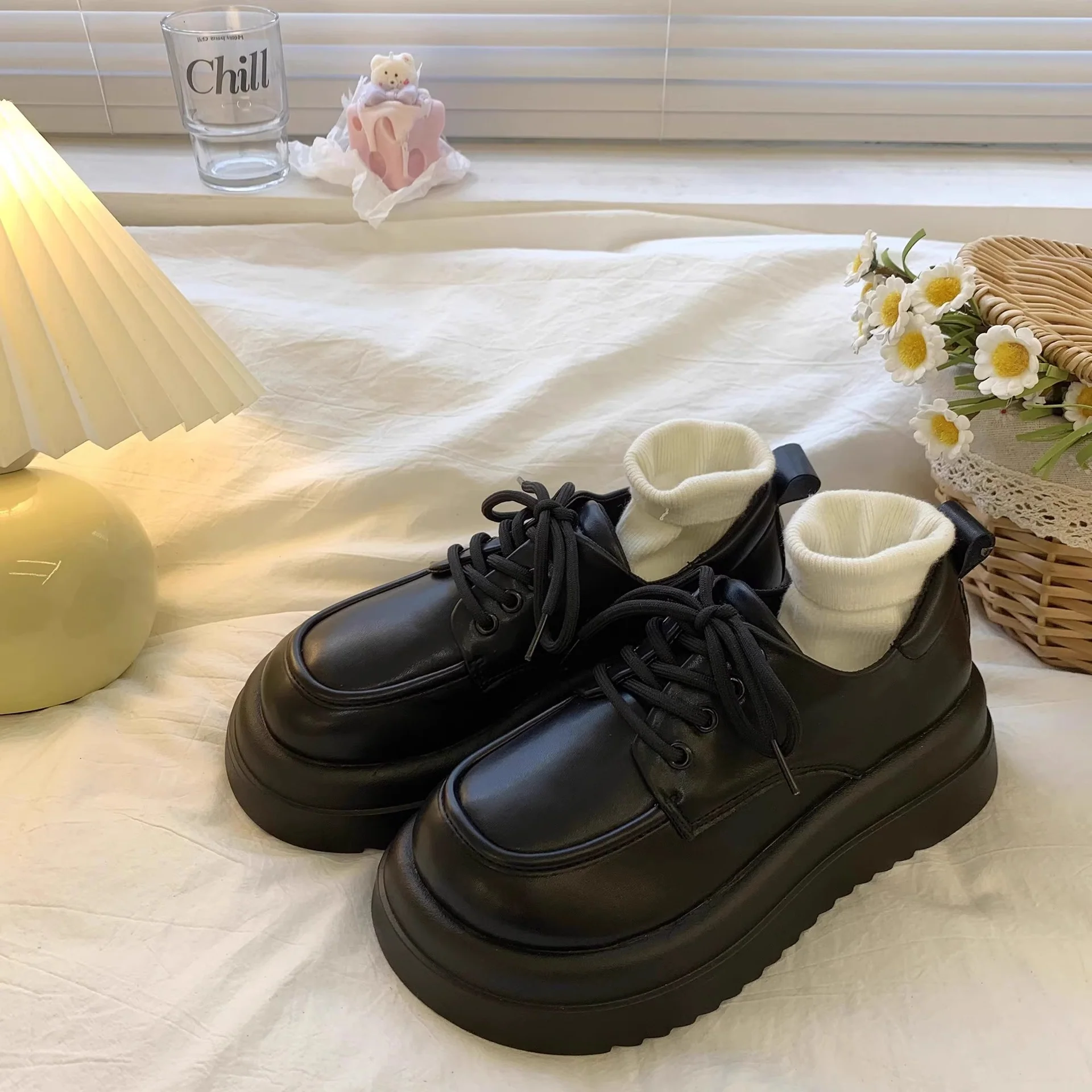 Damen Stilsichere Sneakers mit hohem Schaft von Heidi Mode - Image 2