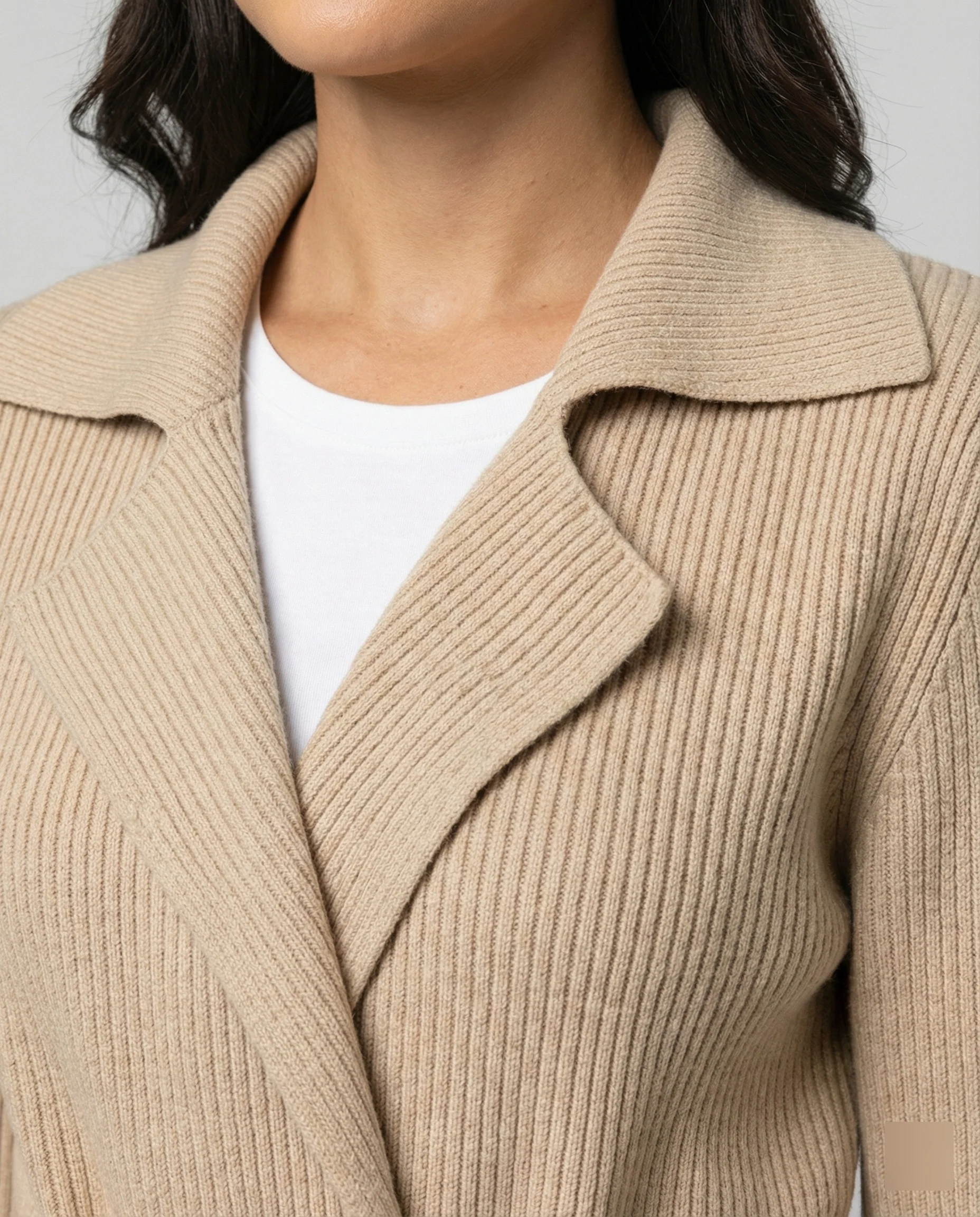 Damen Strickpullover mit Revers und Taillenschnürung in Khakigrau - Image 2