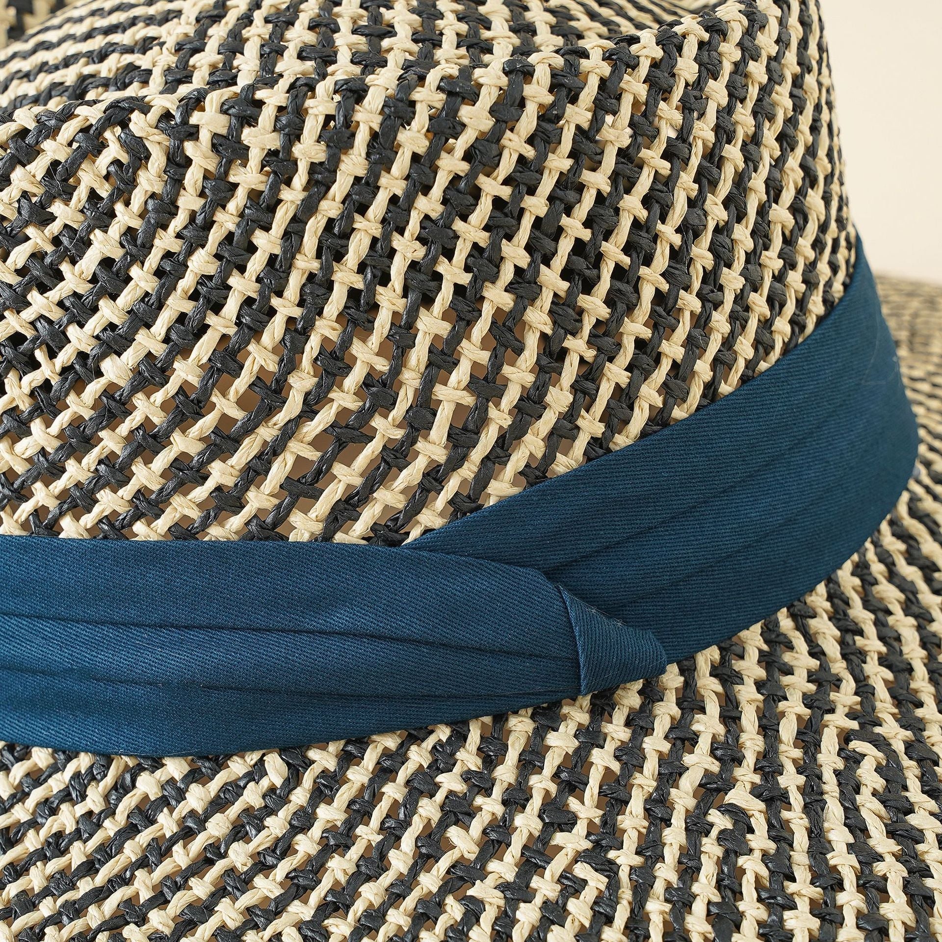 Damen Strohhut mit Breiter Krempe und Elegantem Kontrastband Heidi-Mode - Image 4