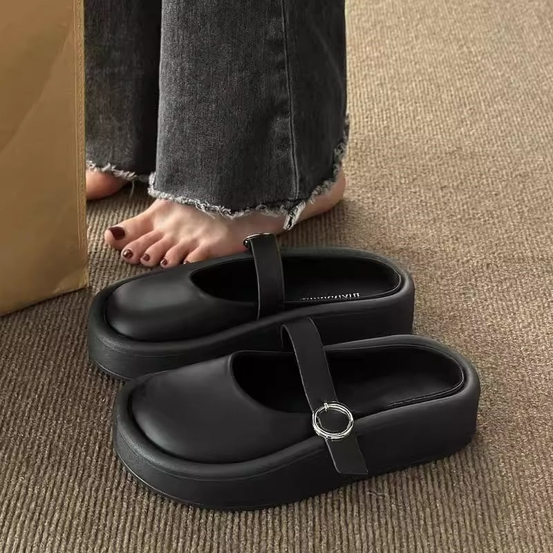 Damen Stylish Plateau-Pantoletten mit verstellbarem Riemen und komfortabler Sohle Heidi Mode