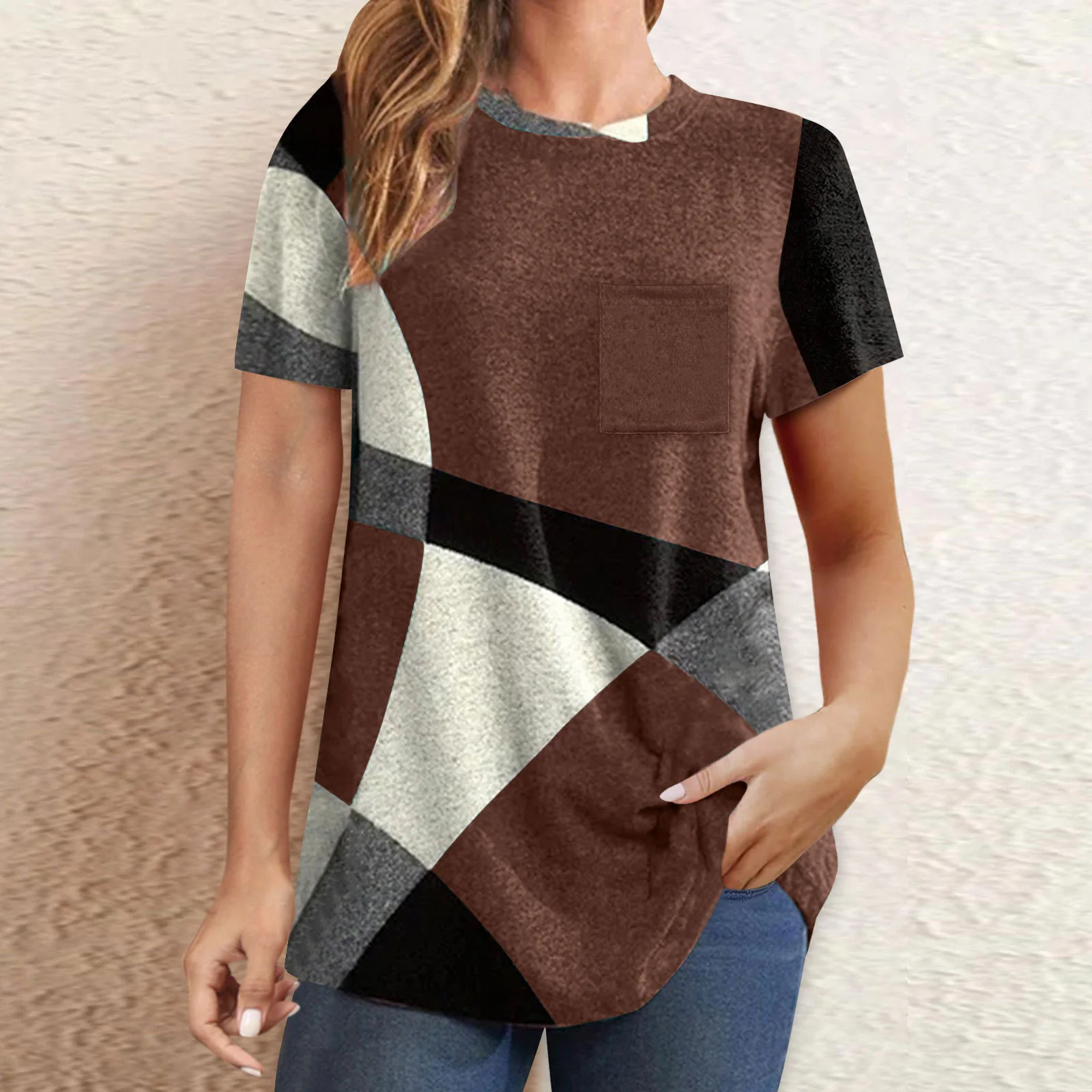 Damen T-Shirt mit modernem geometrischen Design und praktischer Brusttasche Heidi-Mode - Image 10