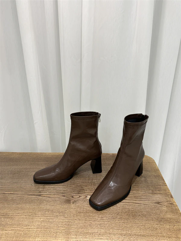 Damen Trendige Ankle Boots mit hohem Blockabsatz und edler Lederoberfläche Heidi Mode - Image 6