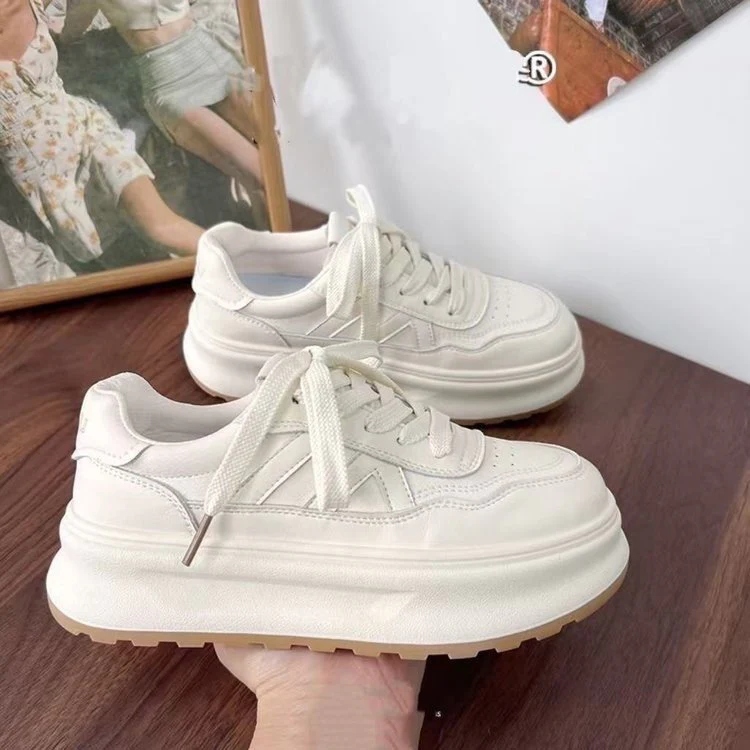 Damen Trendige Chunky Sneakers mit stilvollem Plateau und modischen Akzenten Heidi Mode - Image 4