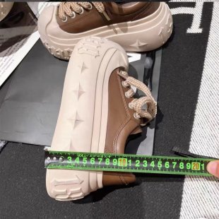 Damen Trendige Plateau-Sneaker mit einzigartigem Sohlendesign und robustem Obermaterial Heidi Mode - Image 2