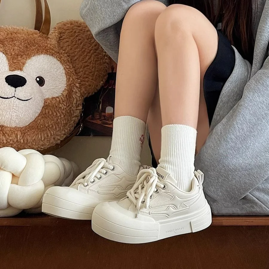 Damen Trendige Plattform Sneakers mit extra dämpfender Sohle und atmungsaktivem Obermaterial Heidi Mode - Image 2