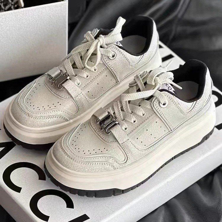 Damen Trendige Sneaker mit robuster Plateau-Sohle und modischem Schnallen-Design Heidi Mode - Image 5