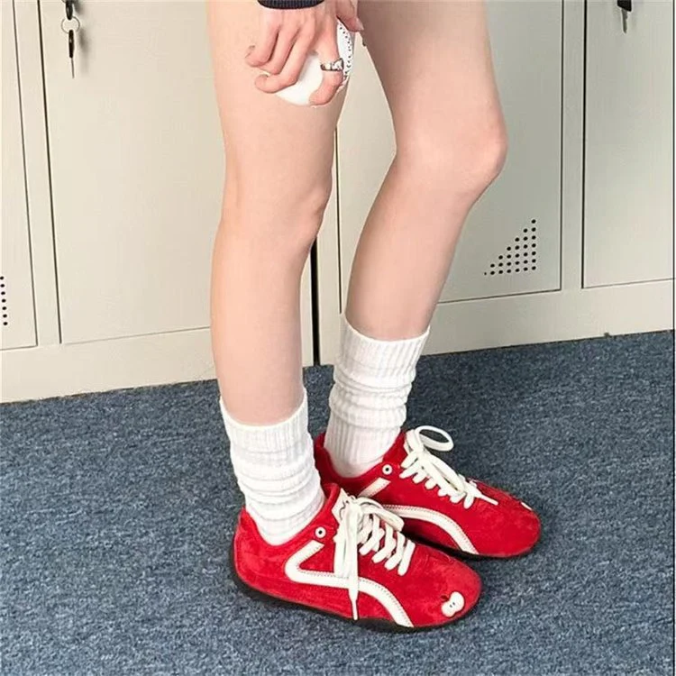 Damen Trendige Sneaker mit sportlichem Design und verspielten Applikationen Heidi Mode - Image 4