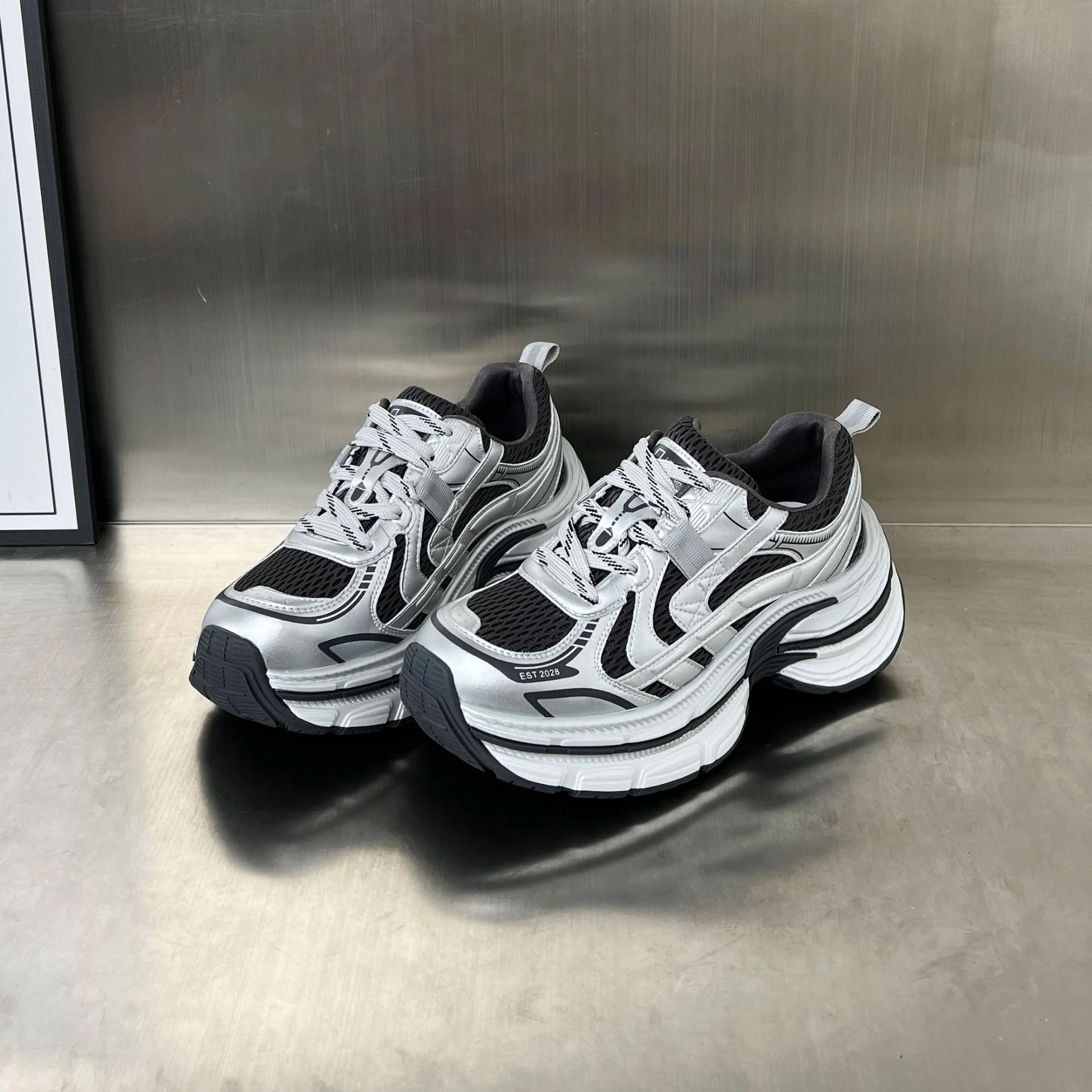 Damen trendige Sneakers mit ausgeglichener Dämpfung und atmungsaktiver Mesh-Oberfläche Heidi Mode - Image 6