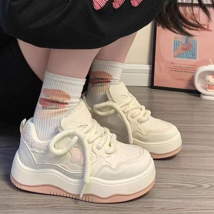 Damen Trendige Sneakers mit modischen Applikationen und gepolsterter Sohle Heidi Mode - Image 4