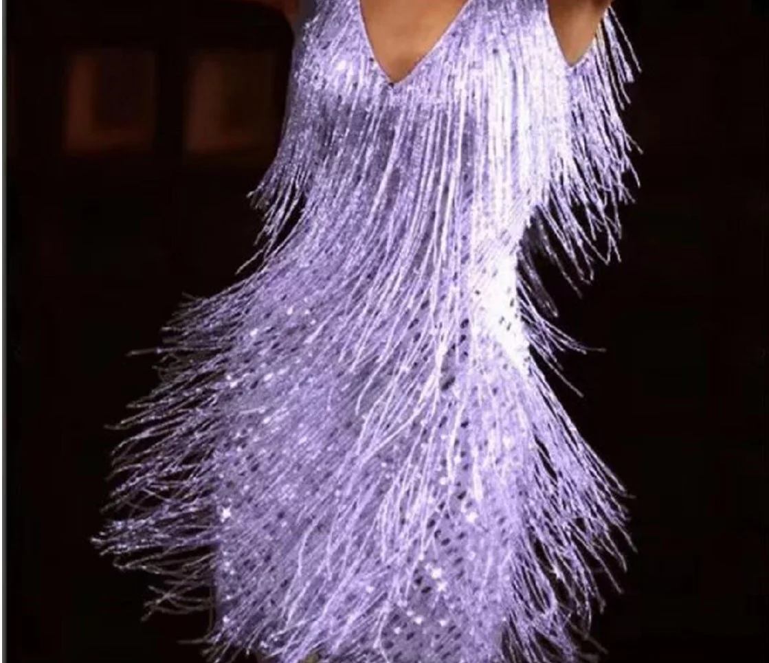 Damen trendiges Partykleid mit funkelnden Fransen und Schulterfreischnitten Heidi-Mode - Image 3