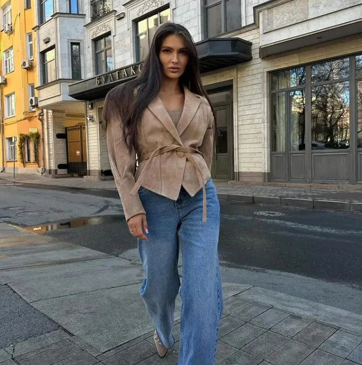 Damen Übergangsjacke Aus Weichem Wildleder mit Taillierbarem Gürtel und Voluminösen Ärmeln Heidi-Mode