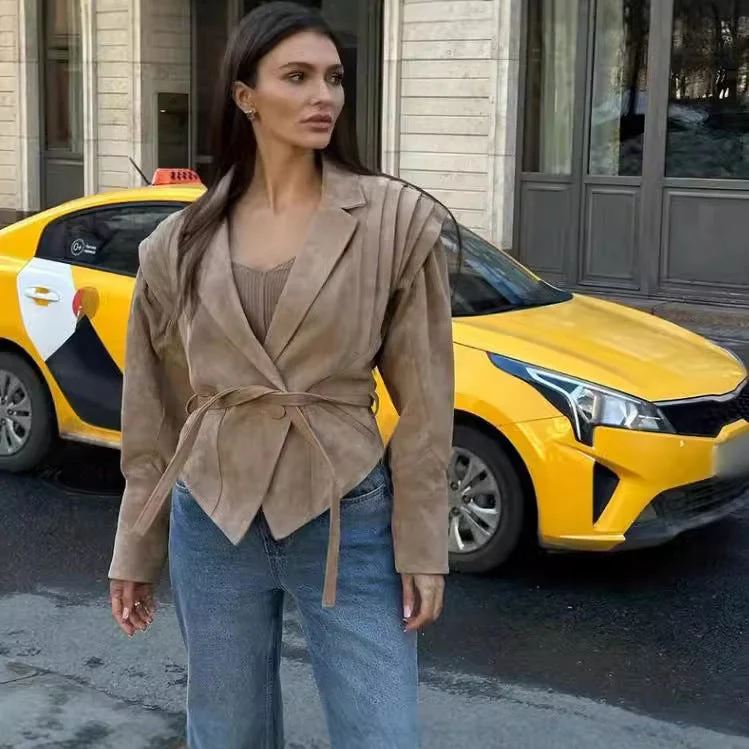 Damen Übergangsjacke Aus Weichem Wildleder mit Taillierbarem Gürtel und Voluminösen Ärmeln Heidi-Mode - Image 2